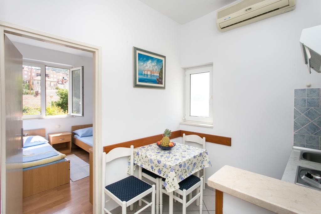 Hrvoje Place Apartments ドゥブロブニク エクステリア 写真